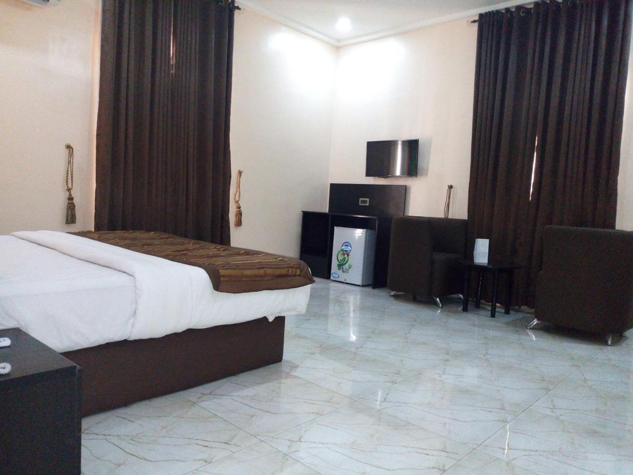 Bana Hotel & Suites Lagos Exterior foto